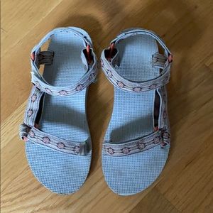Teva sandal size 9